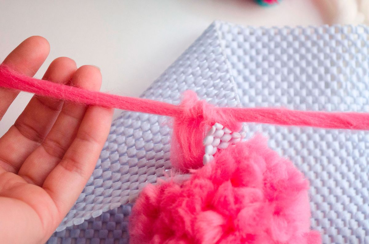 alfombra pompones paso3