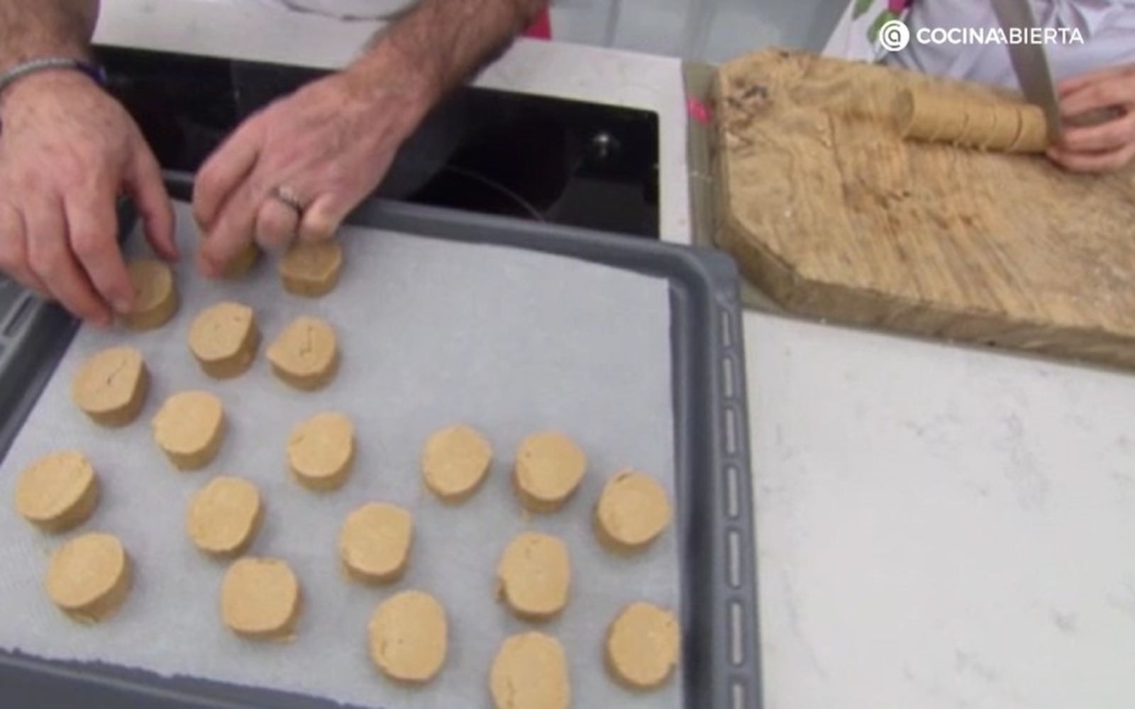 Hornea los polvorones durante unos 10 minutos
