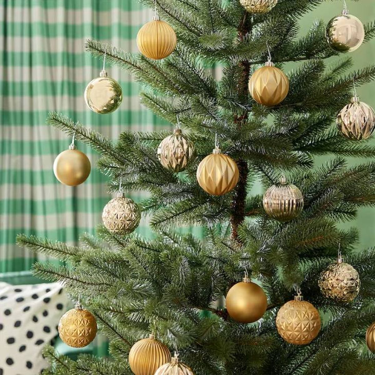 bolas de navidad doradas de ikea