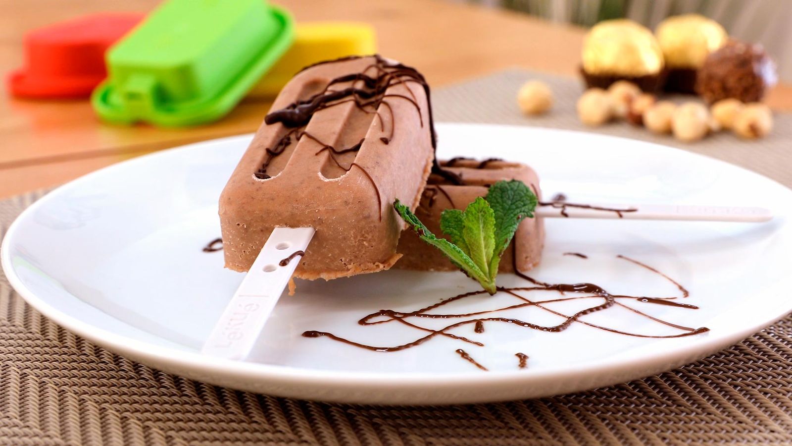 Receta de polos de chocolate con bombones Ferrero Rocher