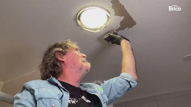 arreglar techo bano humedad desconchado paso 5