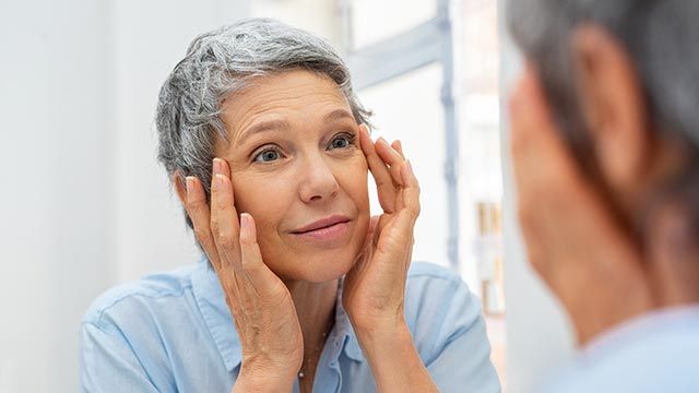 8 ejercicios de yoga facial 1