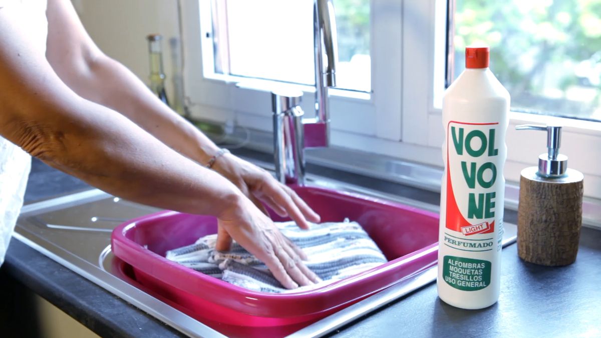 12 limpiar alfombras moquetas volvone light paso 2