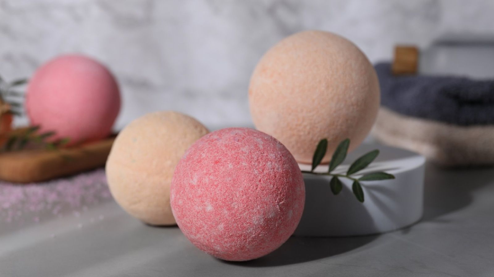 Las bombas de baño tienen múltiples beneficios y no sólo para tu piel