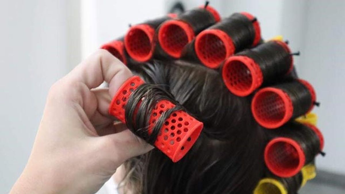 como rizar el pelo corto y darle mas volumen rulos