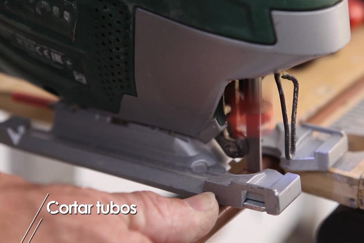 brico 1015 como cortar tuberias cobre paso 1