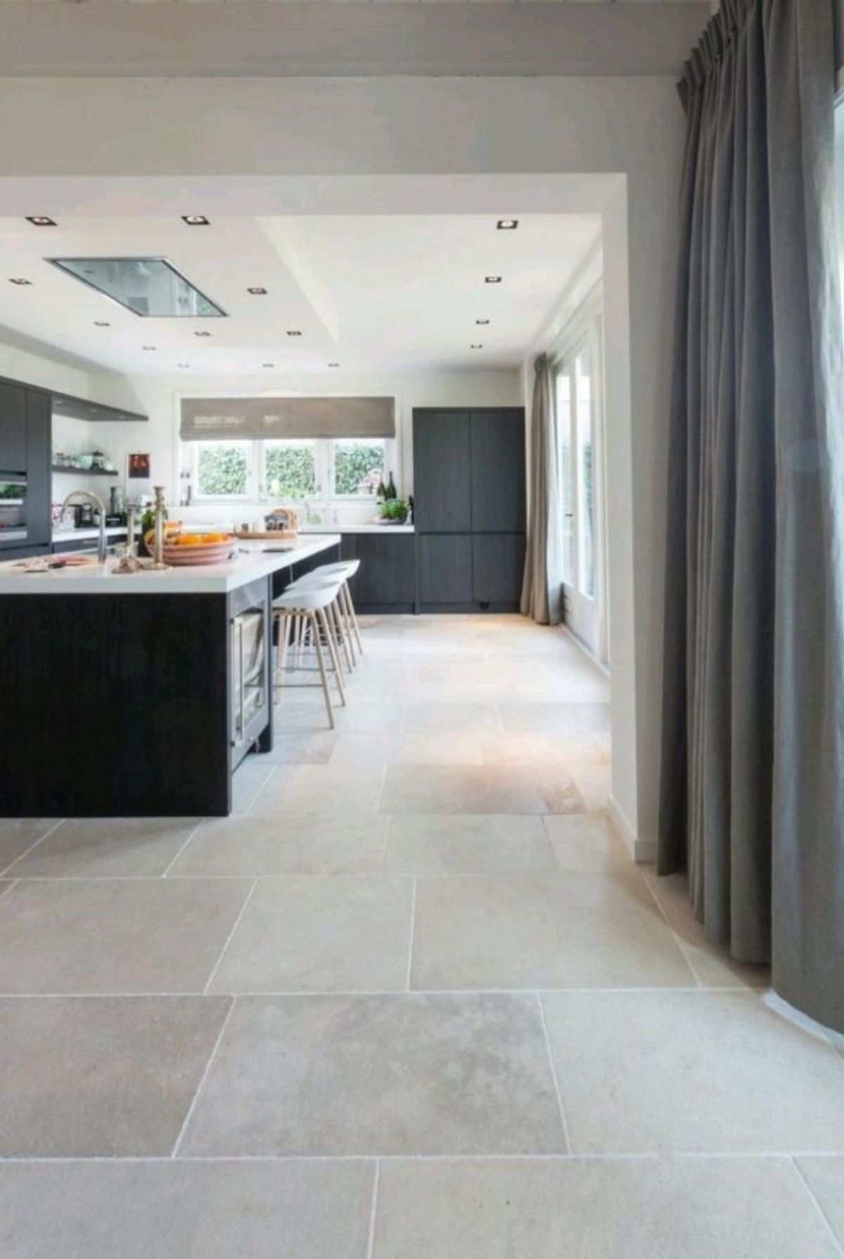 Cocina moderna acogedora.