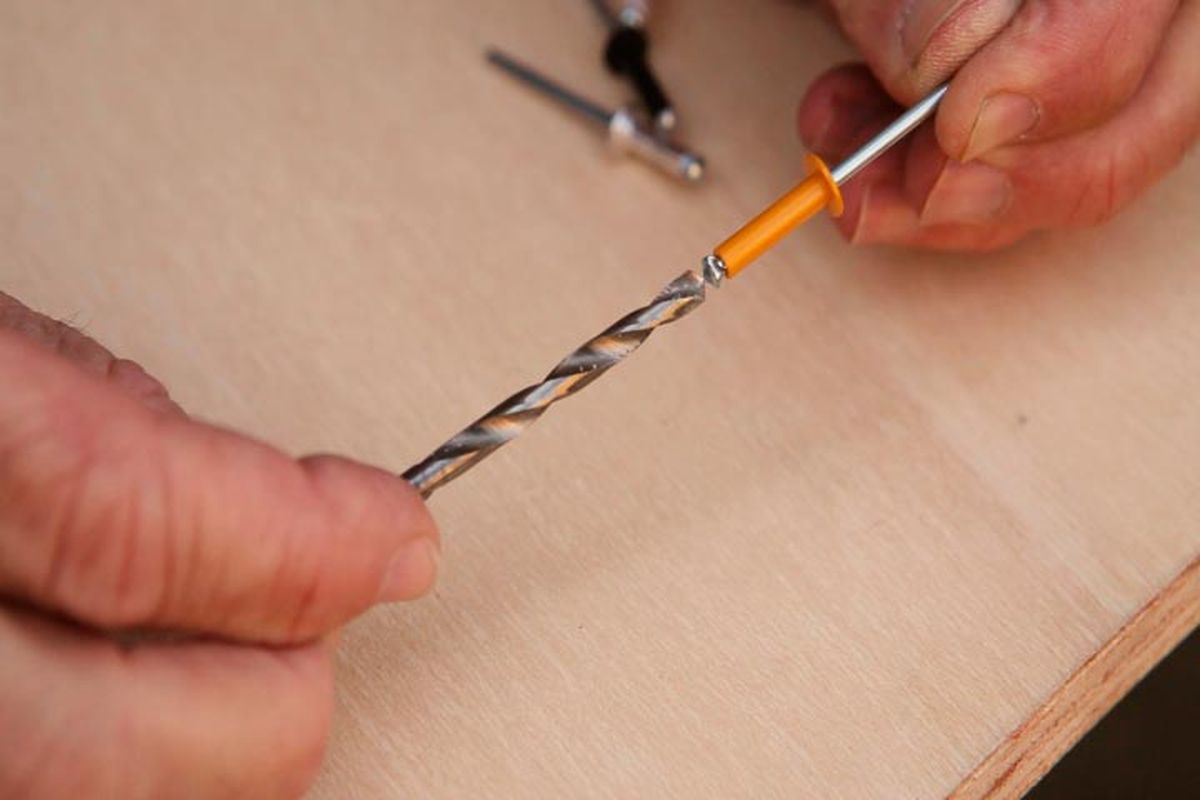 Cómo hacer remaches en flor paso 1