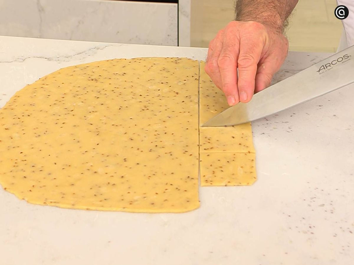 Estira y corta la masa