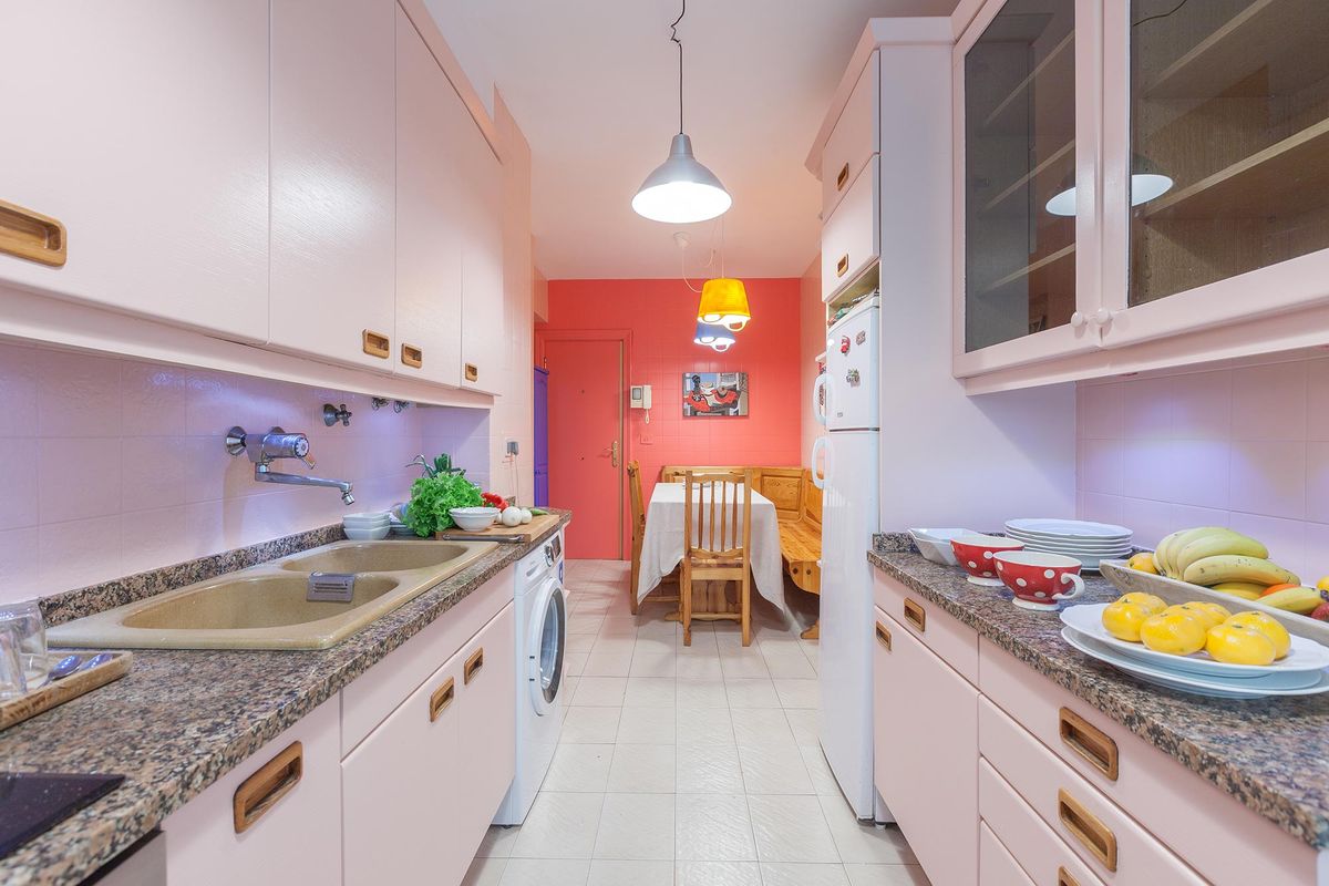 DEKO0709 decorar cocina rosa despues4