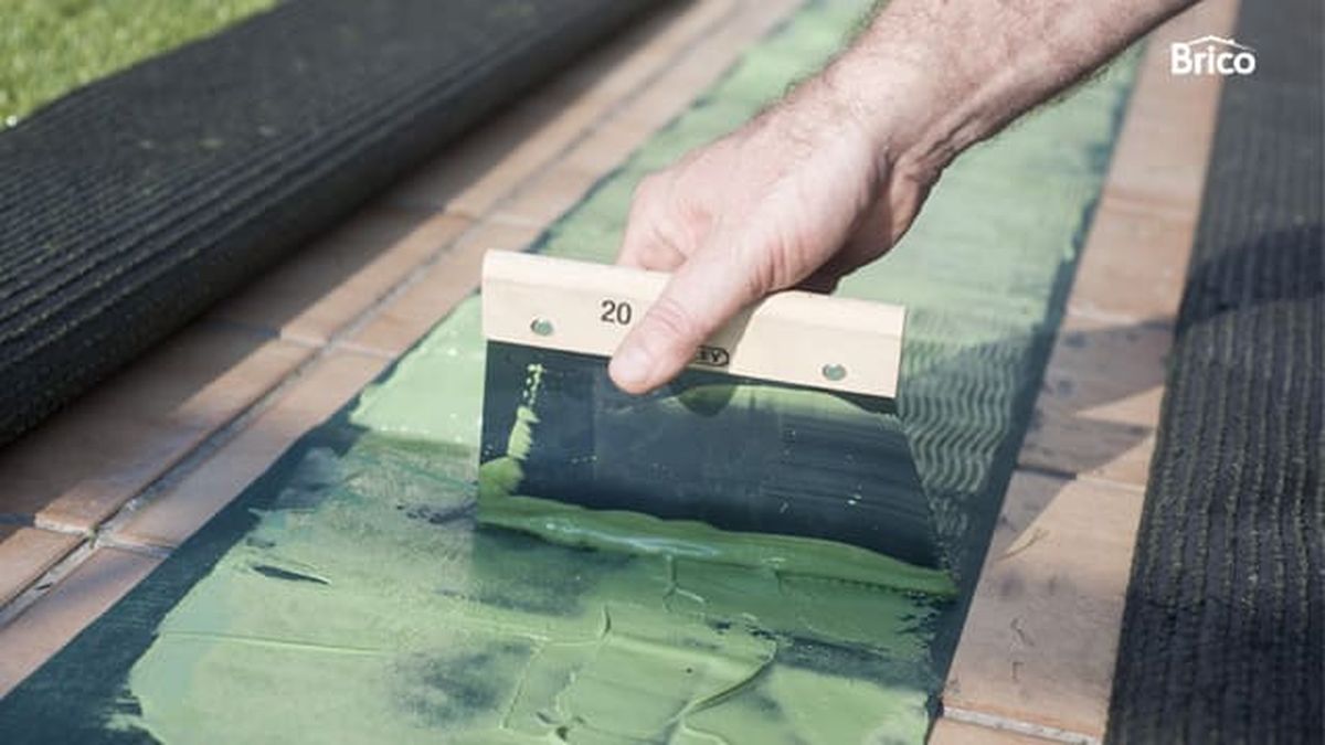 Bricomania 693 poner cesped artificial terraza paso11