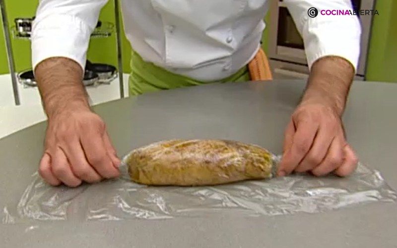 Quita todo el aire antes de cerrar el cilindro de foie gras