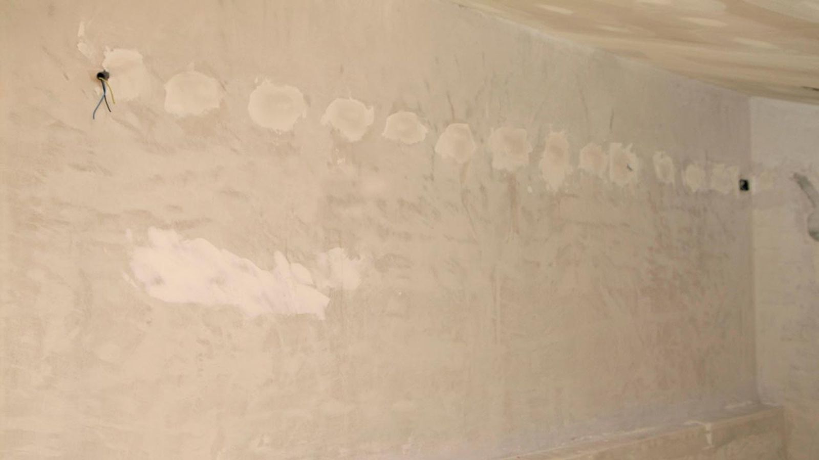 Cubrir rozas en pared paso 5