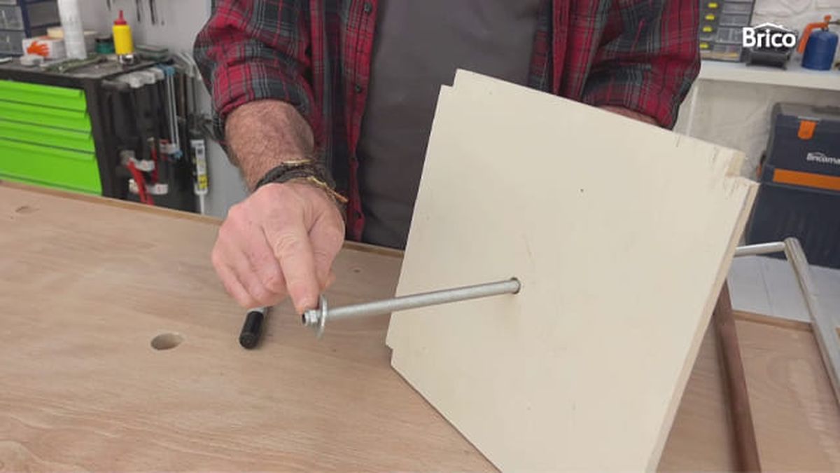 Bricomania 17 crea decora recicla lampara pie mesita paso8