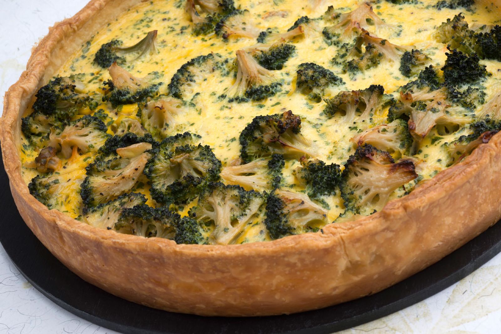 5538 1 Quiche de brocoli y berberechos gratinados (923) xl