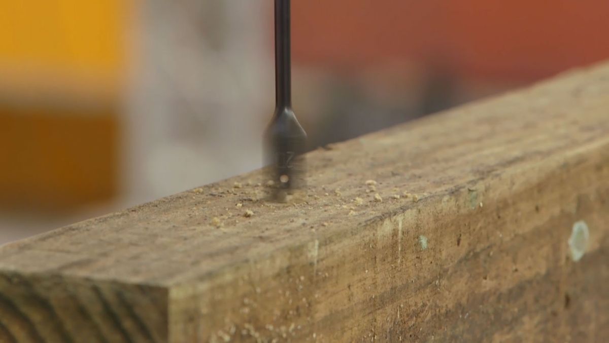 Como hacer una mesa de comedor con traviesas de madera paso 2