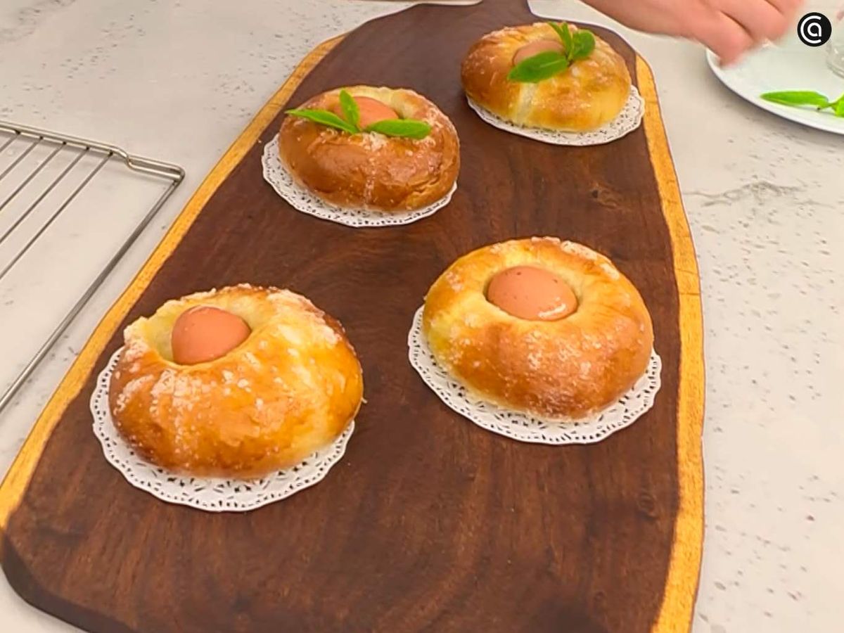 Hornea, deja que repose y sirve la mona de Pascua