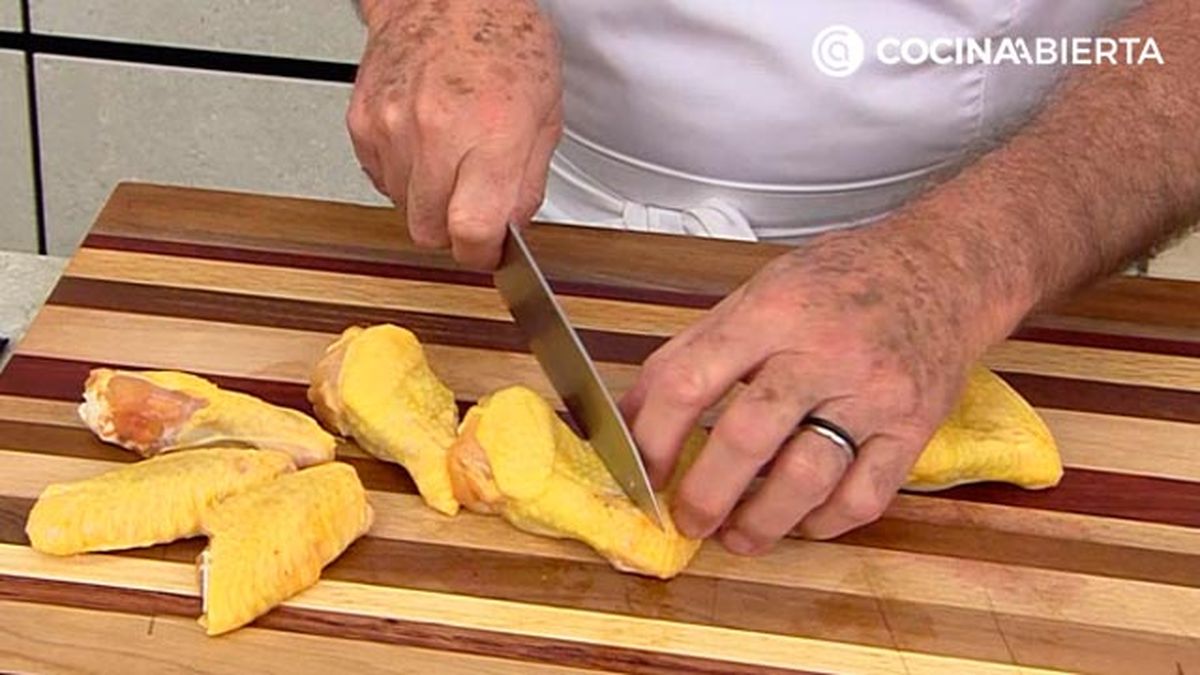 receta alitas de pollo crujientes al horno receta karlos arguinano karl68000321 paso1