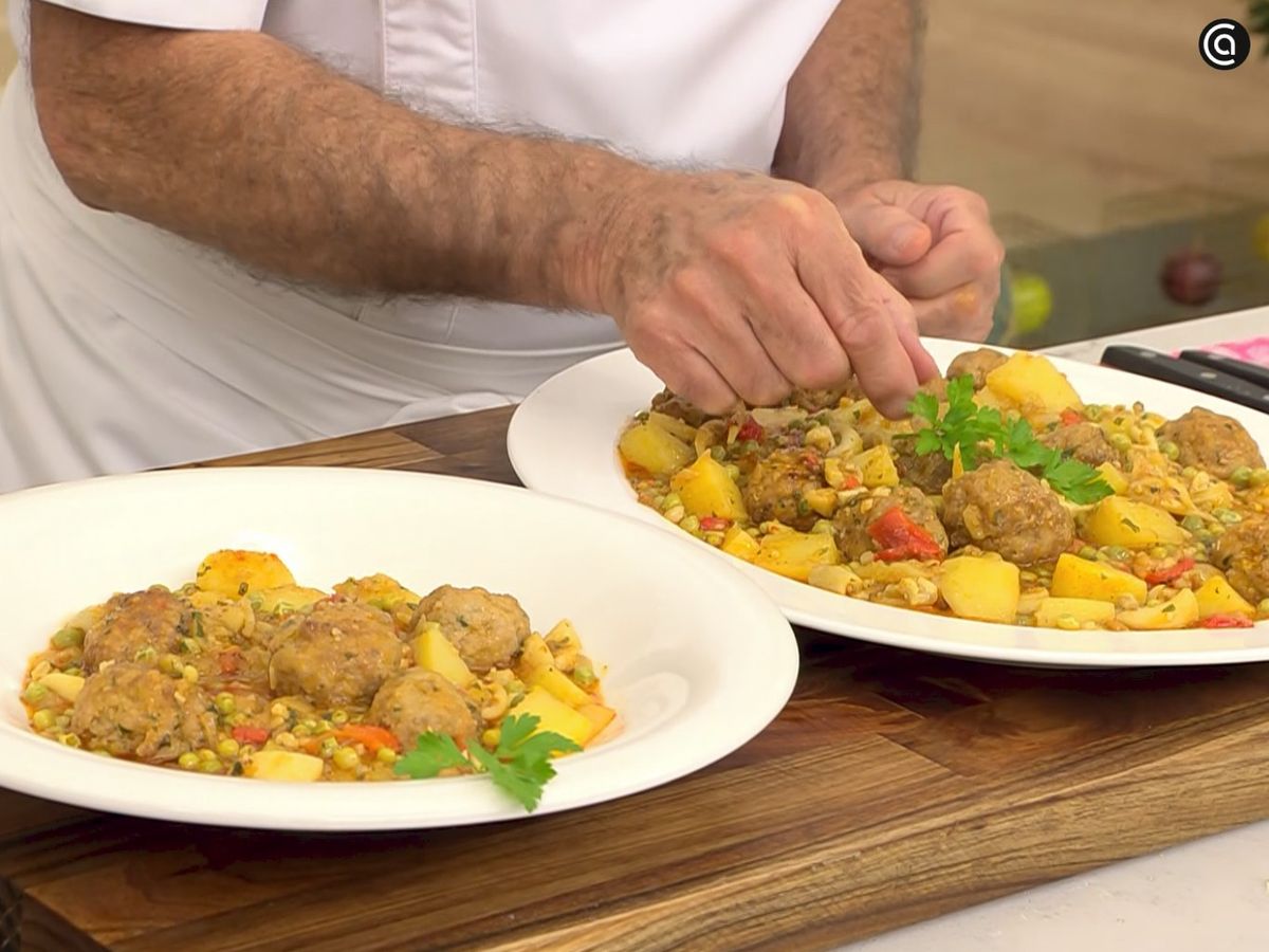 Sepia con guisantes y albóndigas - paso 7