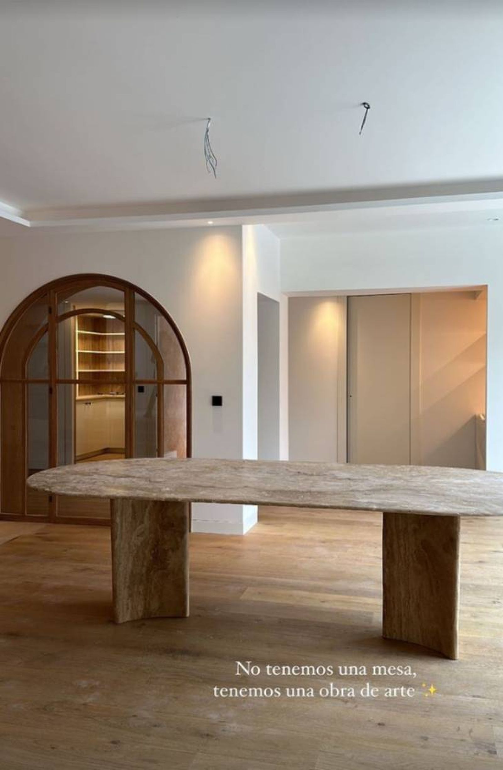 casa maria pombo mesa piedra madera 1