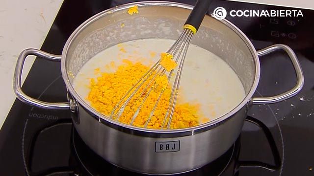 huevos rellenos de jamon y bechamel receta karlos arguinano karl67530321 paso3
