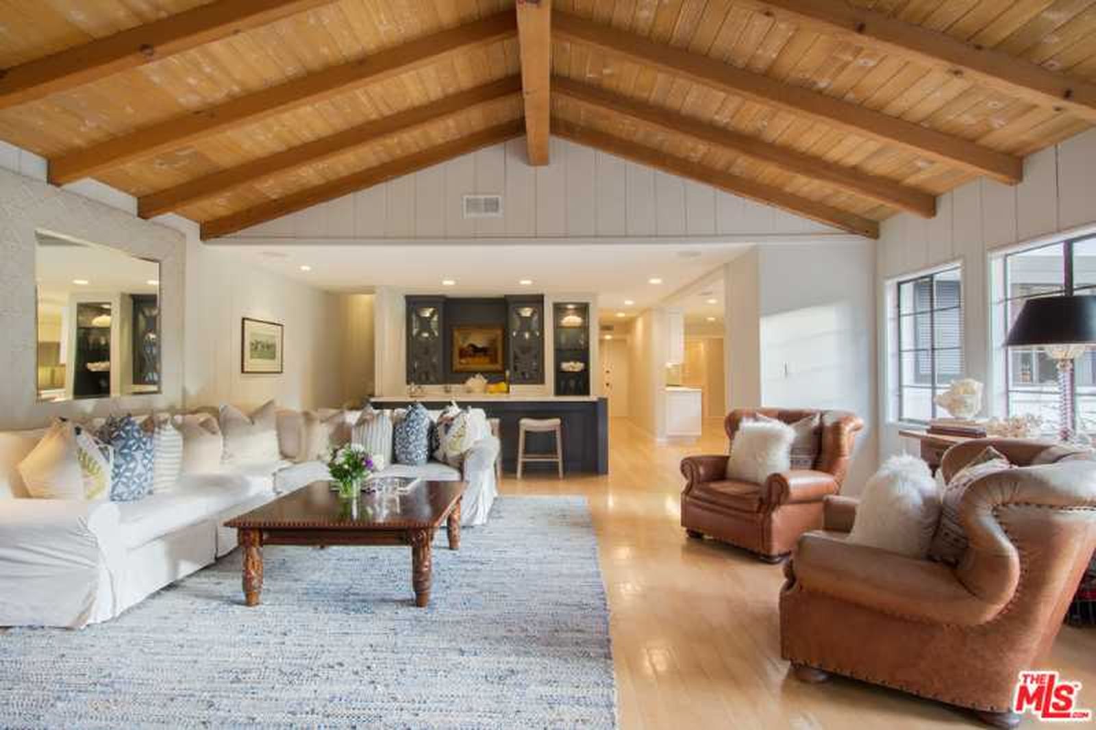 Salón principal de la casa de Timothée Chalamet.