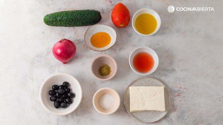 Ingredientes para preparar ensalada griega