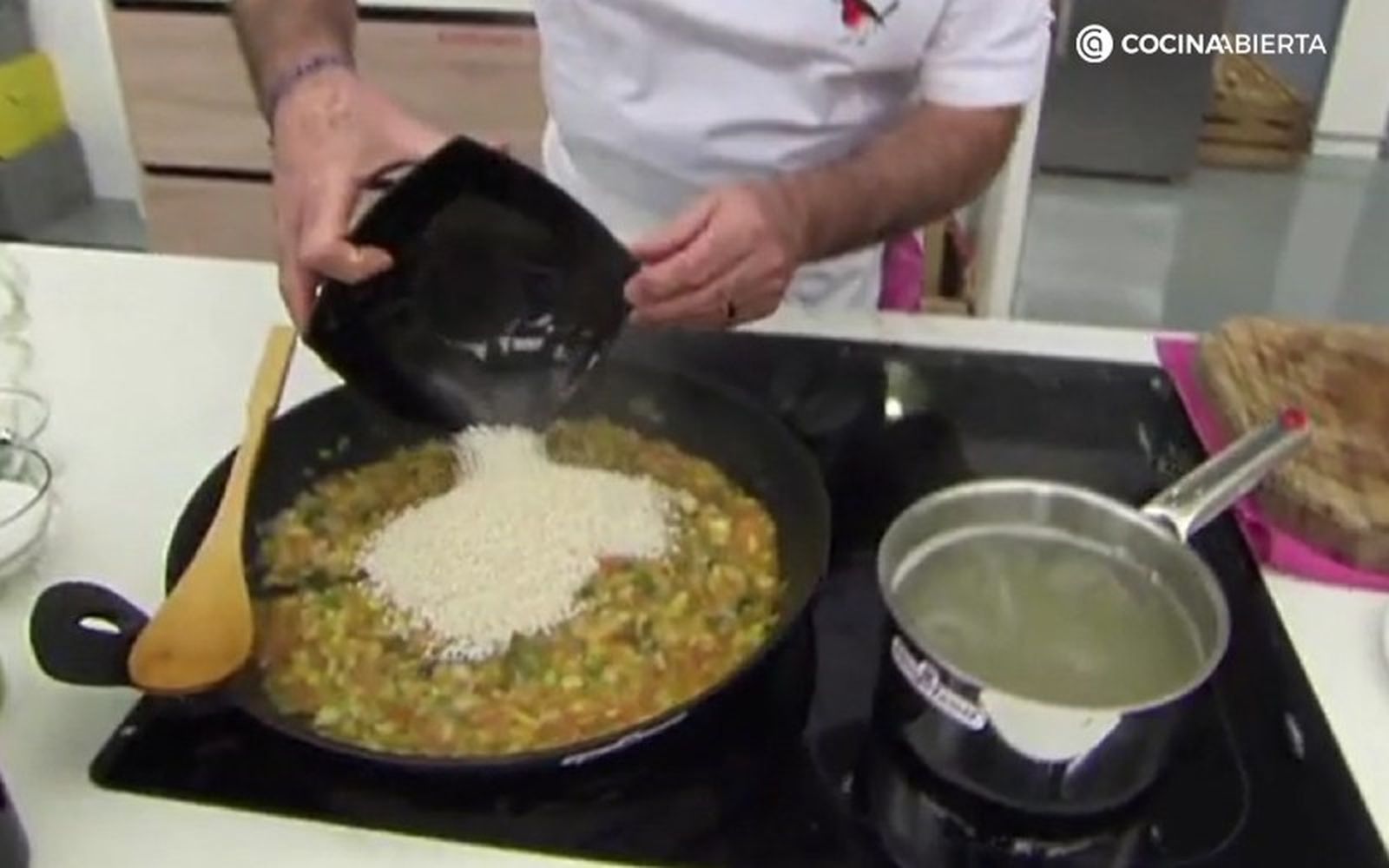 Incorpora el arroz al sofrito