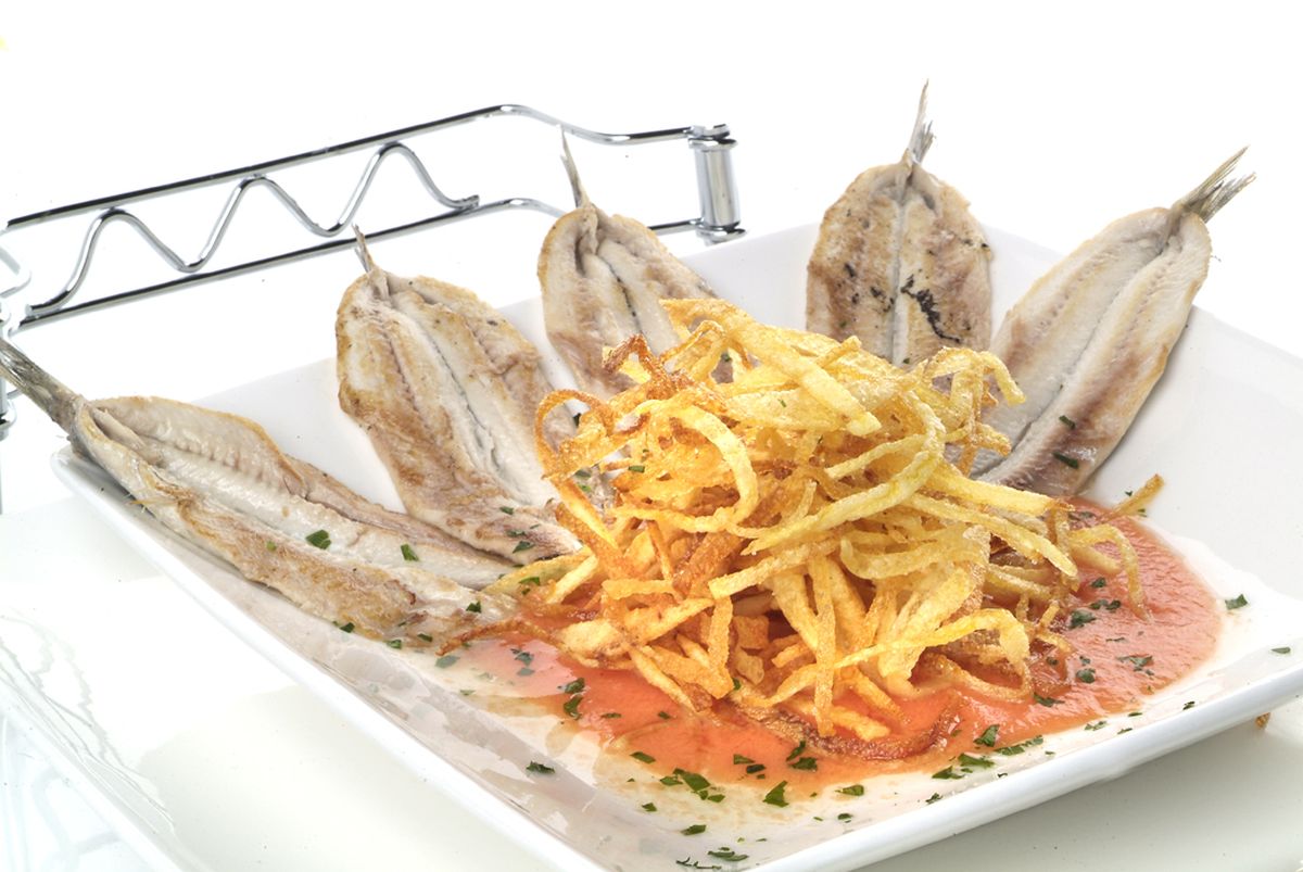 Anchoas a la plancha con tomate natural
