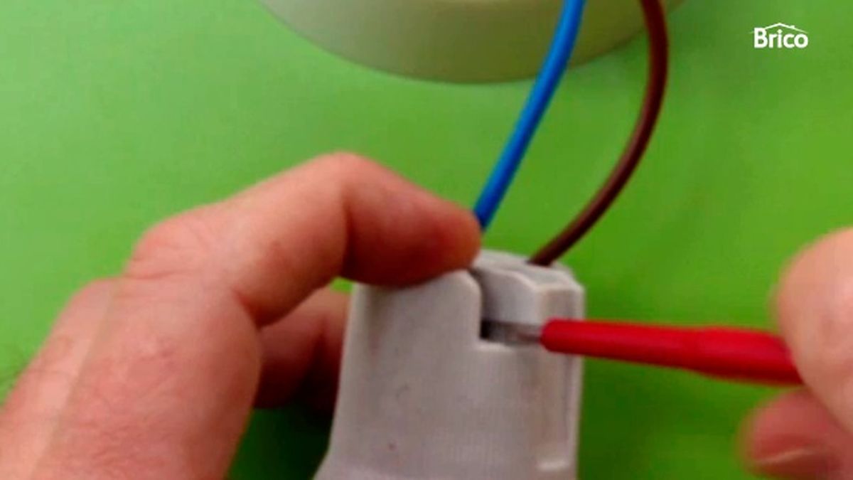 como conectar un interruptor simple paso 10