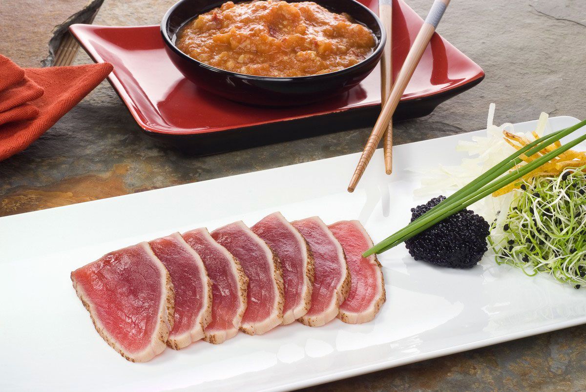 Tataki de atún con salsa picante