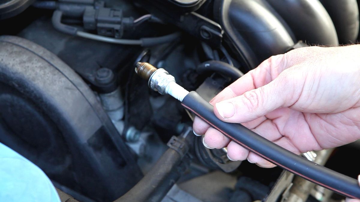 Llaves para cambiar bujias paso 8