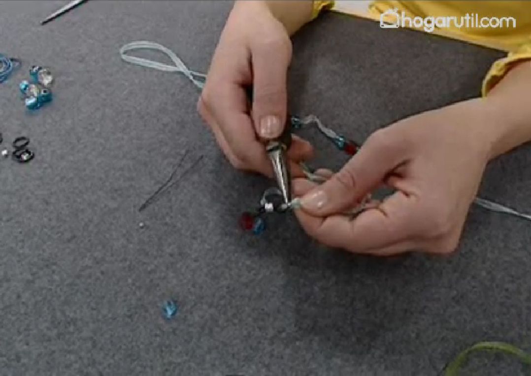 Manualidades   Crear un colgador para gafas   paso 4