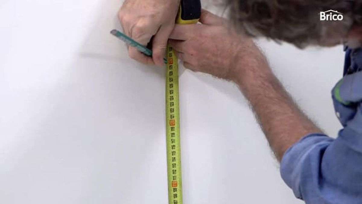 972 empapelar pared paso 1