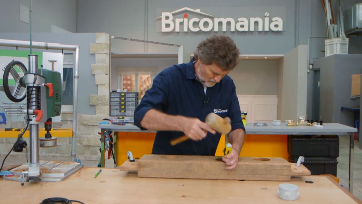 Cómo hacer una lámpara con una viga de madera paso 3