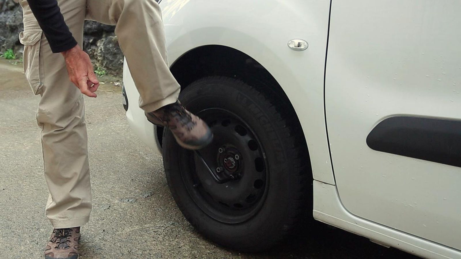 Cómo utilizar un caballete con cremallera paso 1