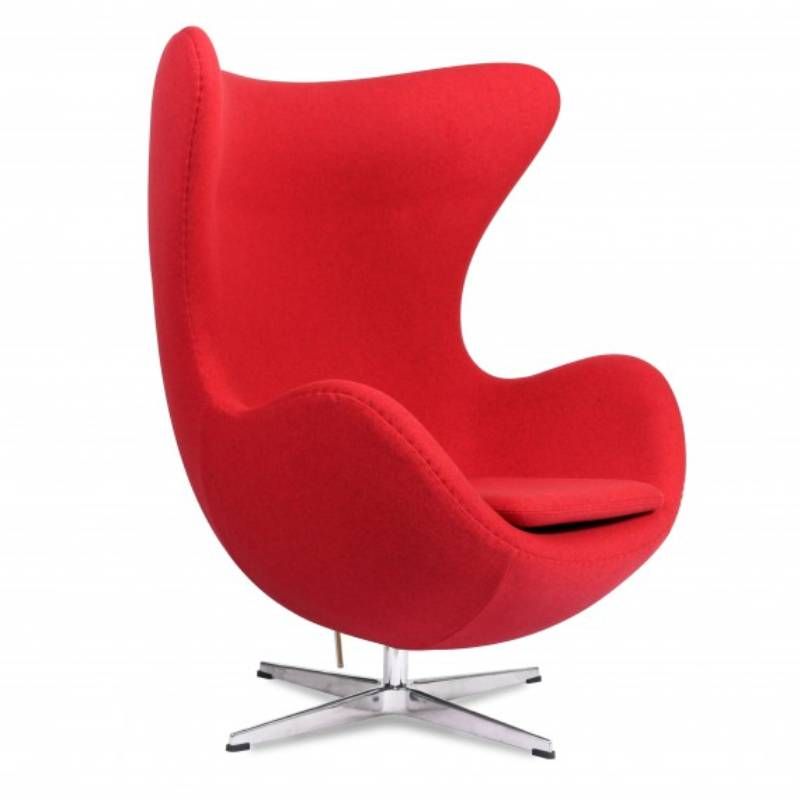 Silla Egg en cachemira de color rojo.