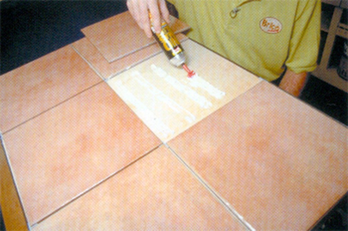 Mesa de forja y baldosa paso 6