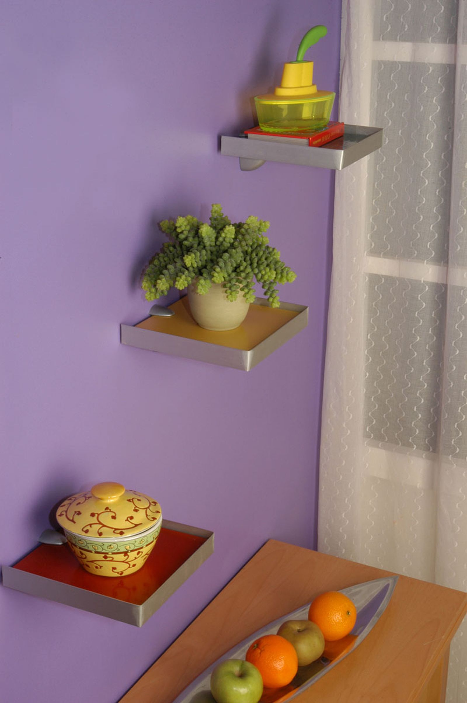 Colocación de baldas de azulejo