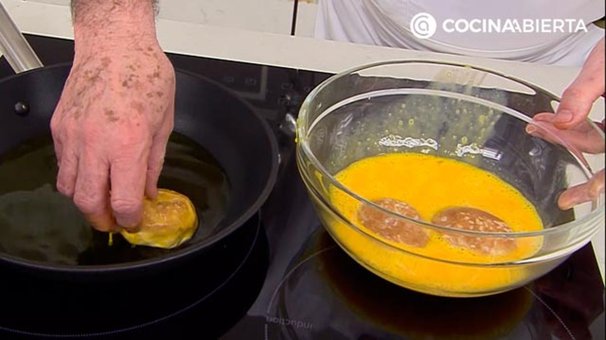 receta mini torriajs de pan brioche con bollitos de hamburguesa karlos arguinano karl67340321 paso3