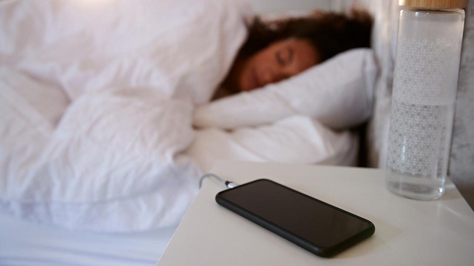 cargar el movil por la noche si o no