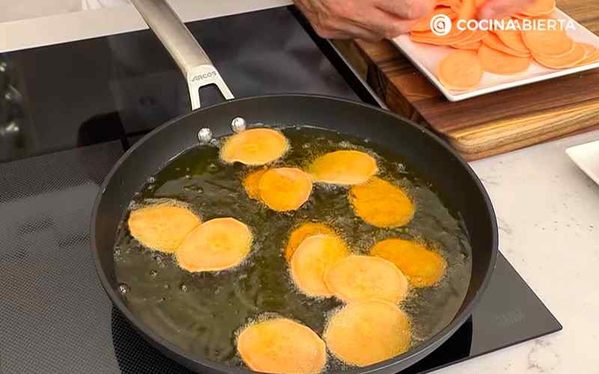 Dora las rodajas de boniato