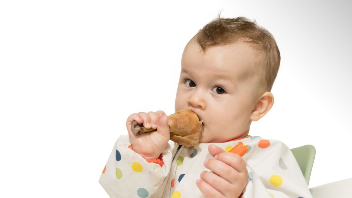 Descubre si tu bebé está comiendo demasiada proteína al día