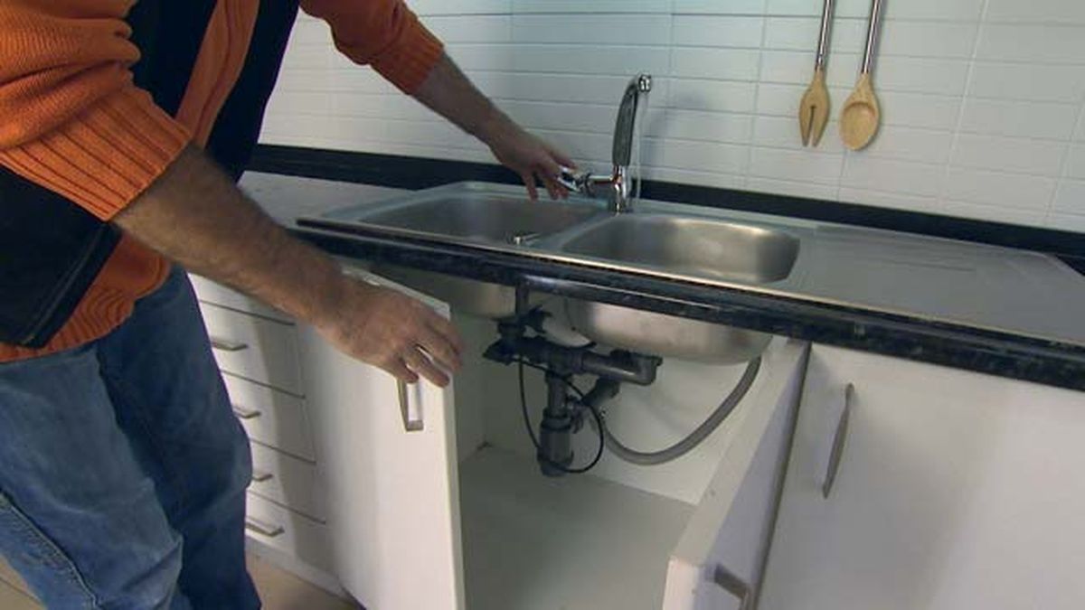 Cómo cambiar el fregadero paso 12