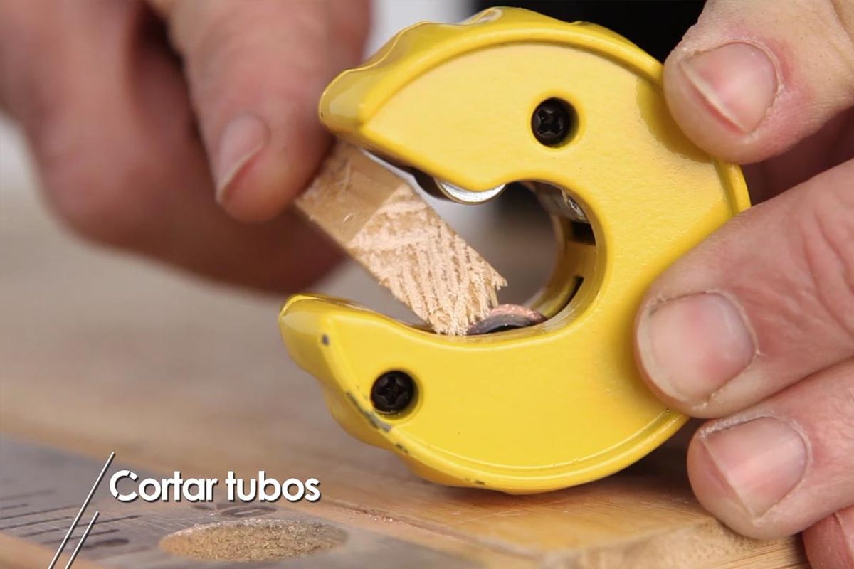 brico 1015 como cortar tuberias cobre paso 5