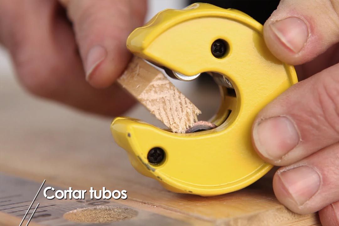 brico 1015 como cortar tuberias cobre paso 5