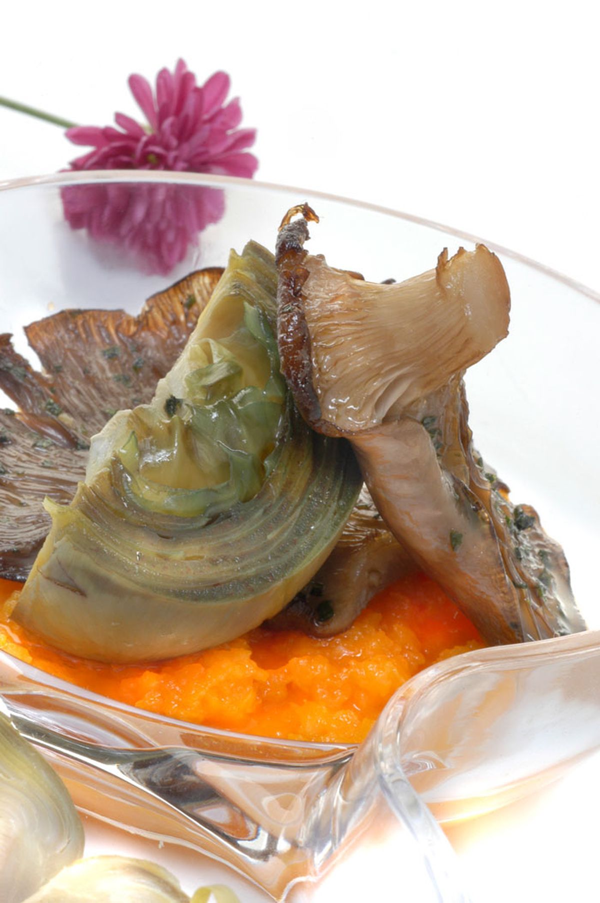 Alcachofas con setas de cardo