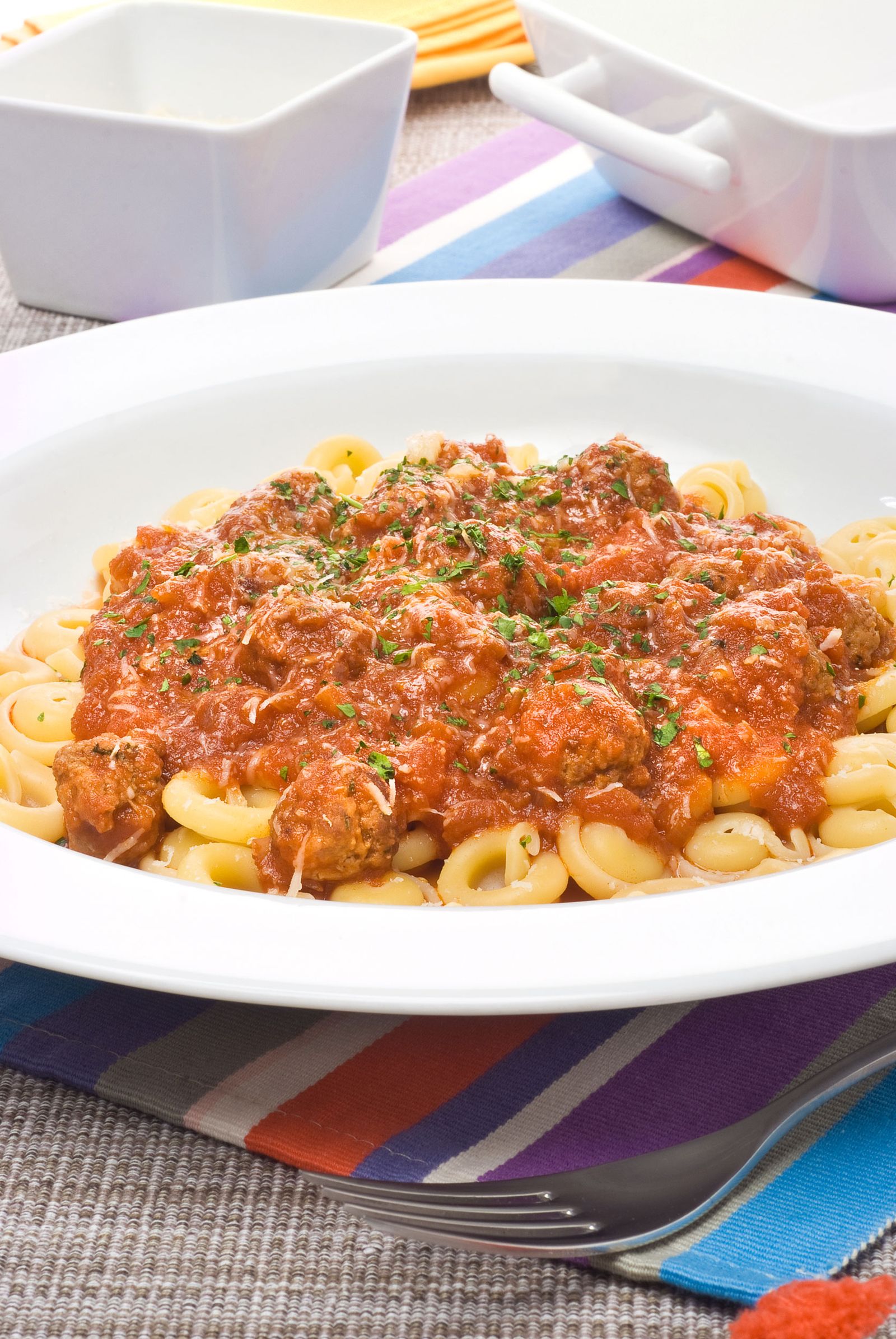 Cappelletti con salsa de tomate y albondigas
