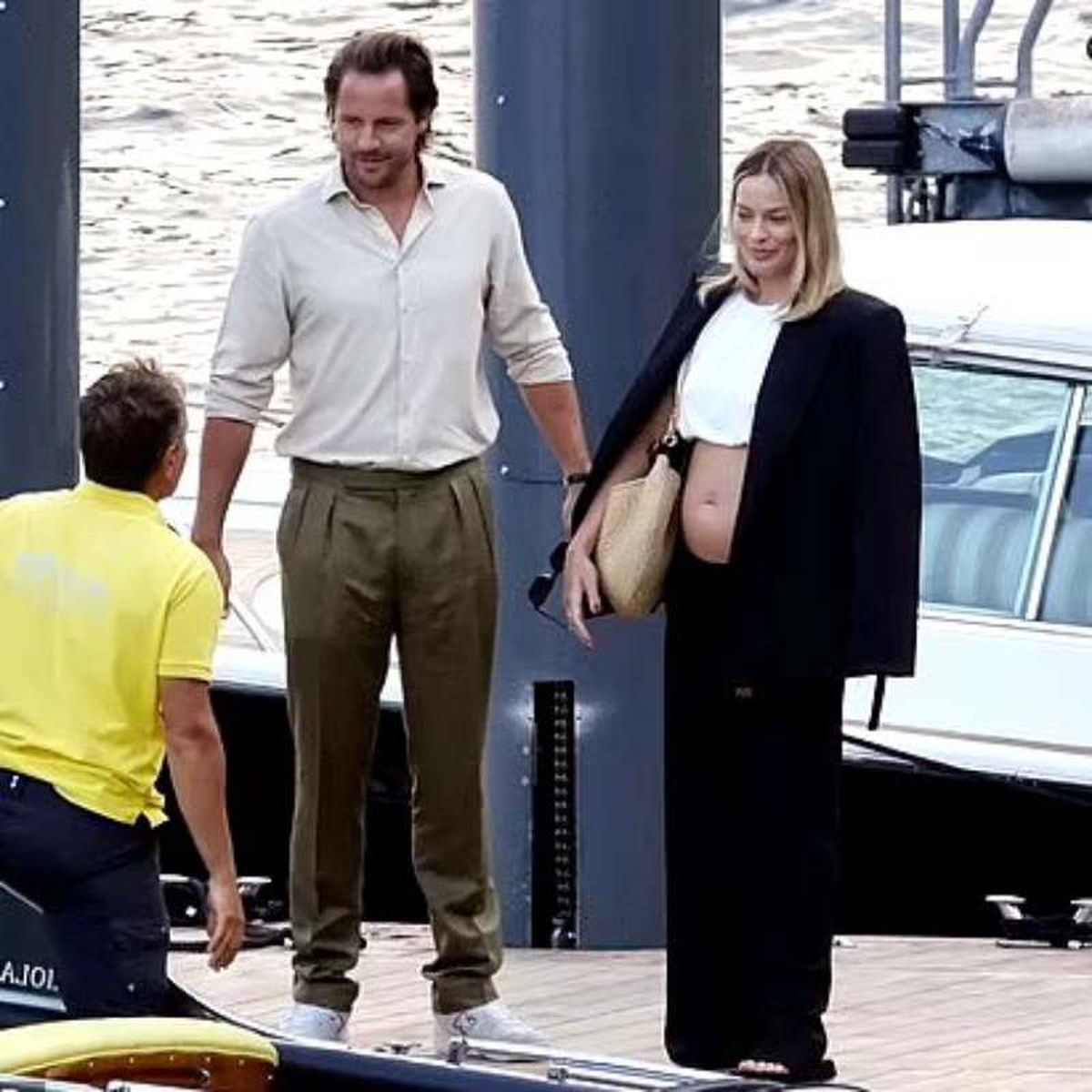 Margot Robbie embarazada, con su marido Tom Ackerley