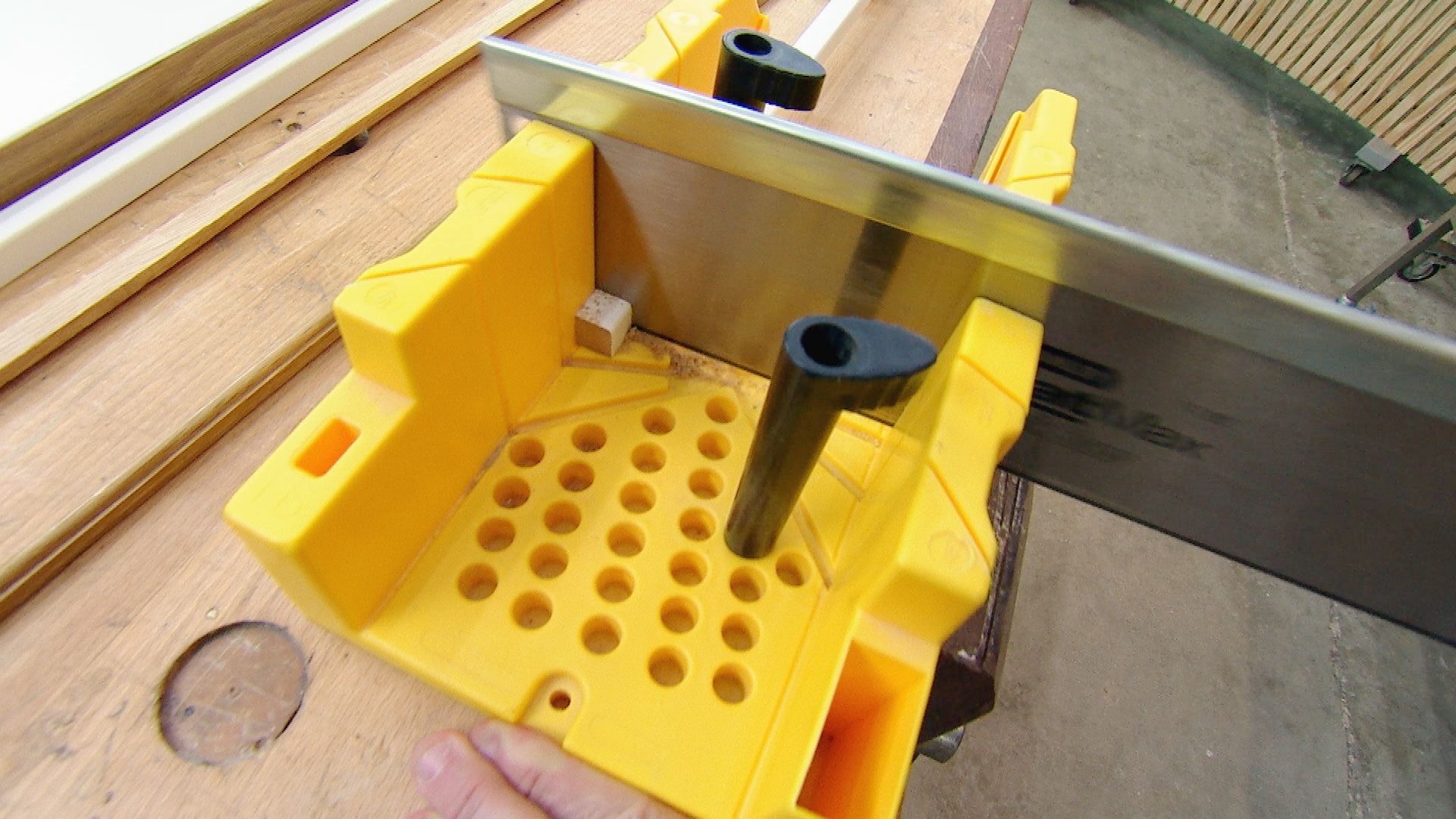 Crear una ventana en una puerta paso 5